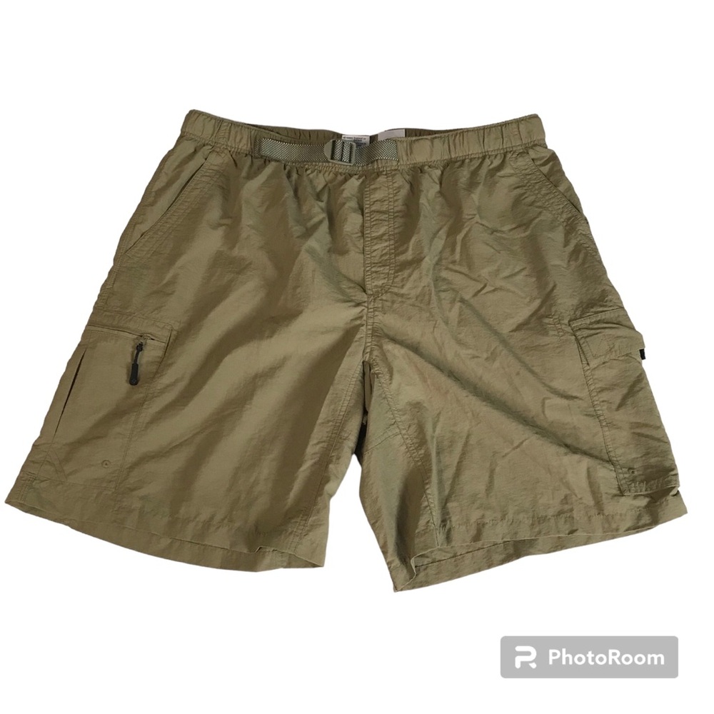 Columbia Cargo Short Men’s Size XL Color Khaki High Rise Elastic Waist Pocket’s.